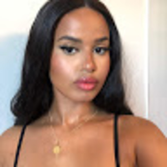 Meet your Posher, Shoshana - Picture 1 of 1